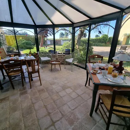 Les Berges De La Planchette Bed & Breakfast *
